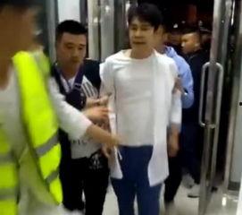 舅舅爆料被抓视频播放,惊曝被抓视频引发社会关注  第2张